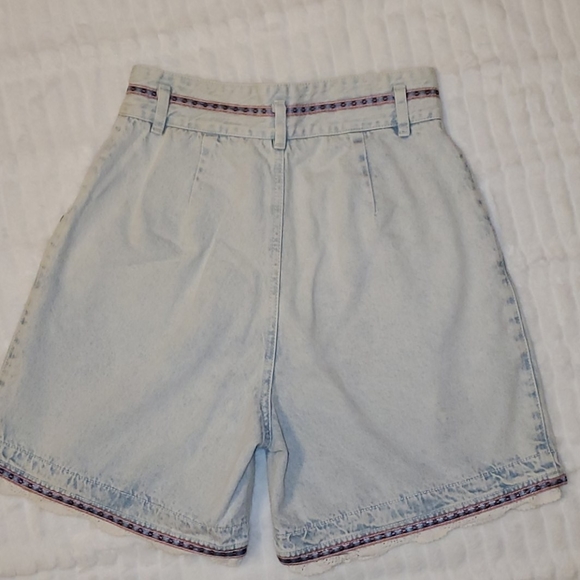 Vintage high waist denim shorts - Picture 7 of 8